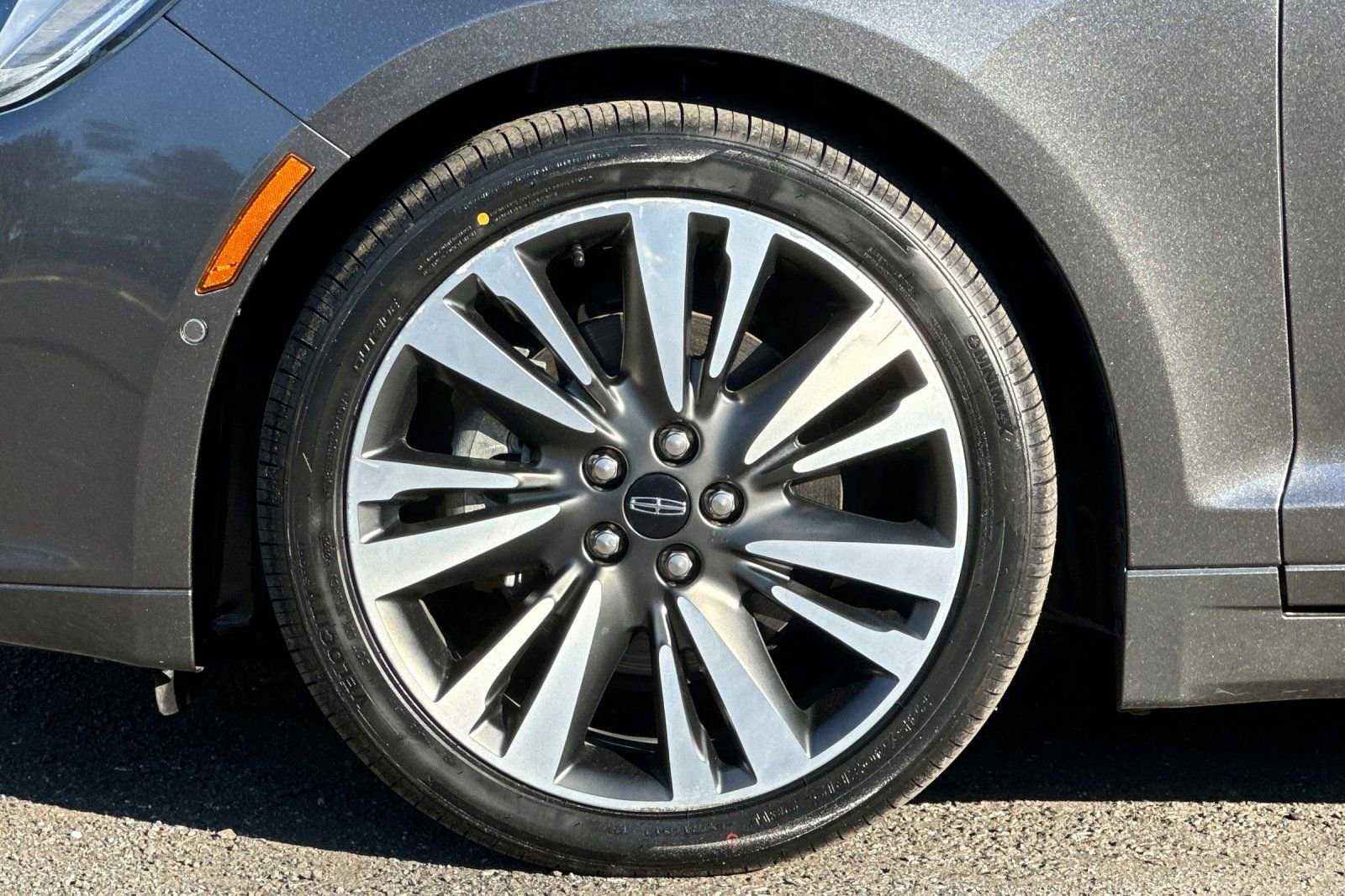 Used 2020 Lincoln MKZ Reserve image 24