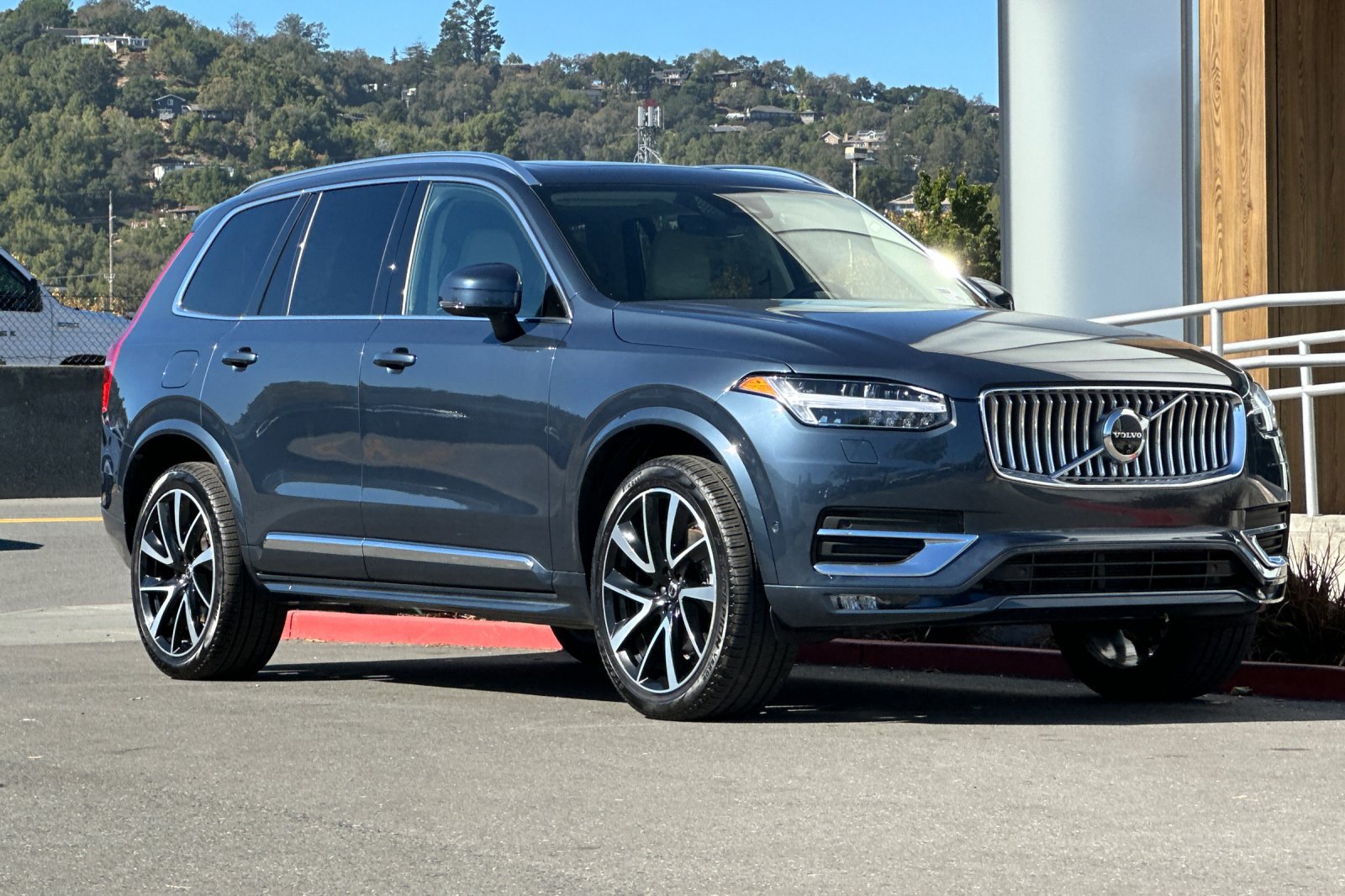 Used 2024 Volvo XC90 B6 Plus w/ Protection Package Premier AWD/4WD image 10