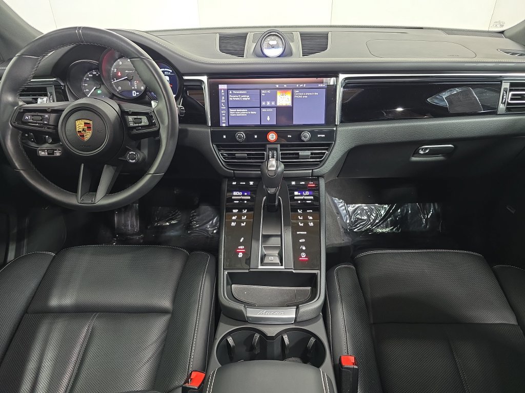Certified 2025 Porsche Macan Turbo AWD/4WD image 13
