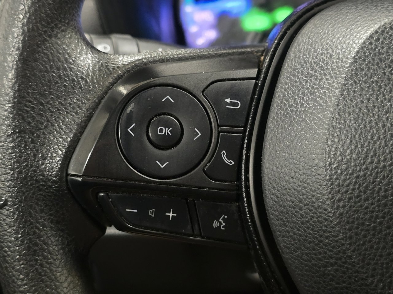 Used 2021 Toyota RAV4 XLE image 29