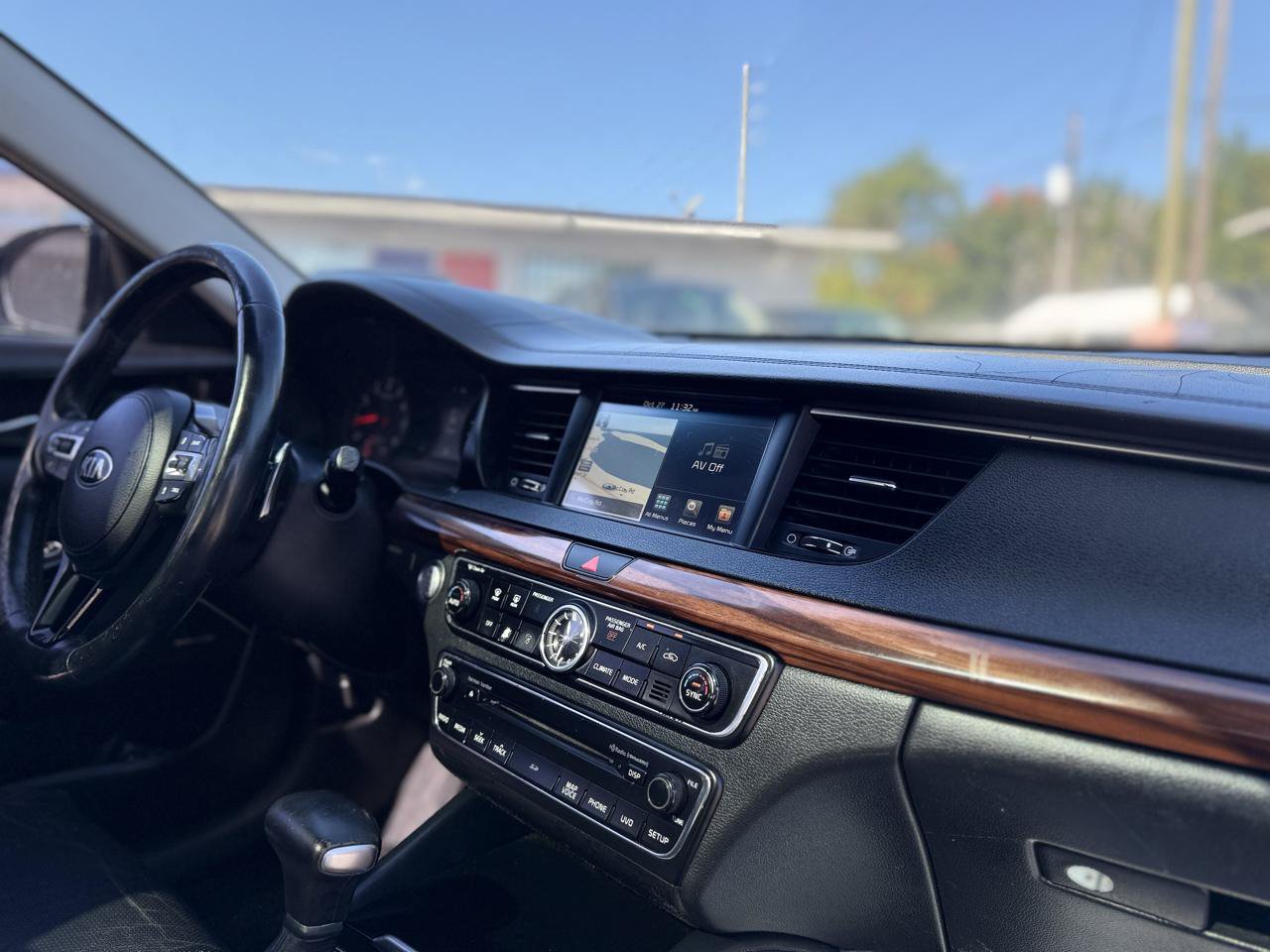 Used 2017 Kia Cadenza Technology FWD image 13