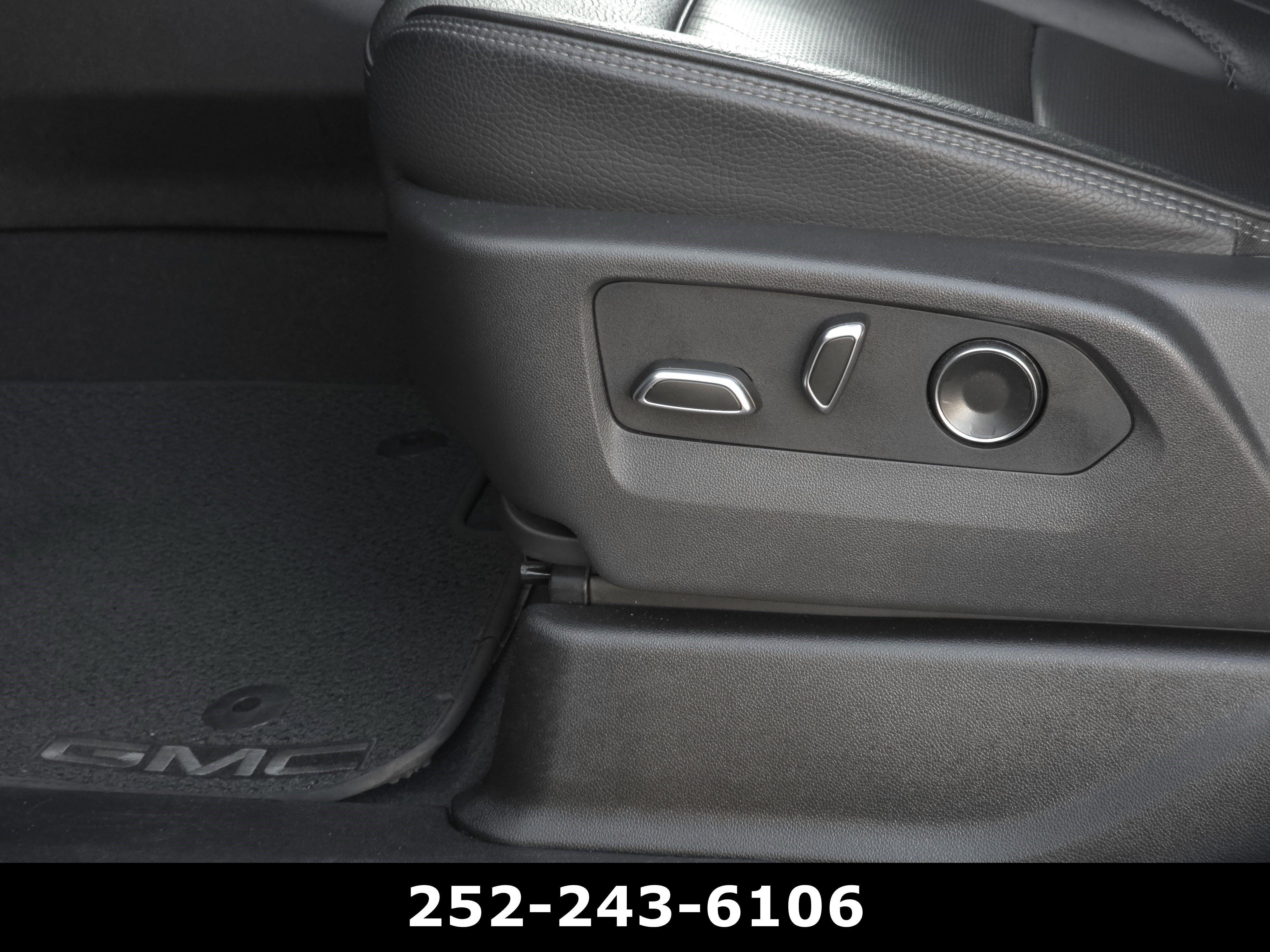 Used 2025 GMC Yukon Denali AWD/4WD image 11