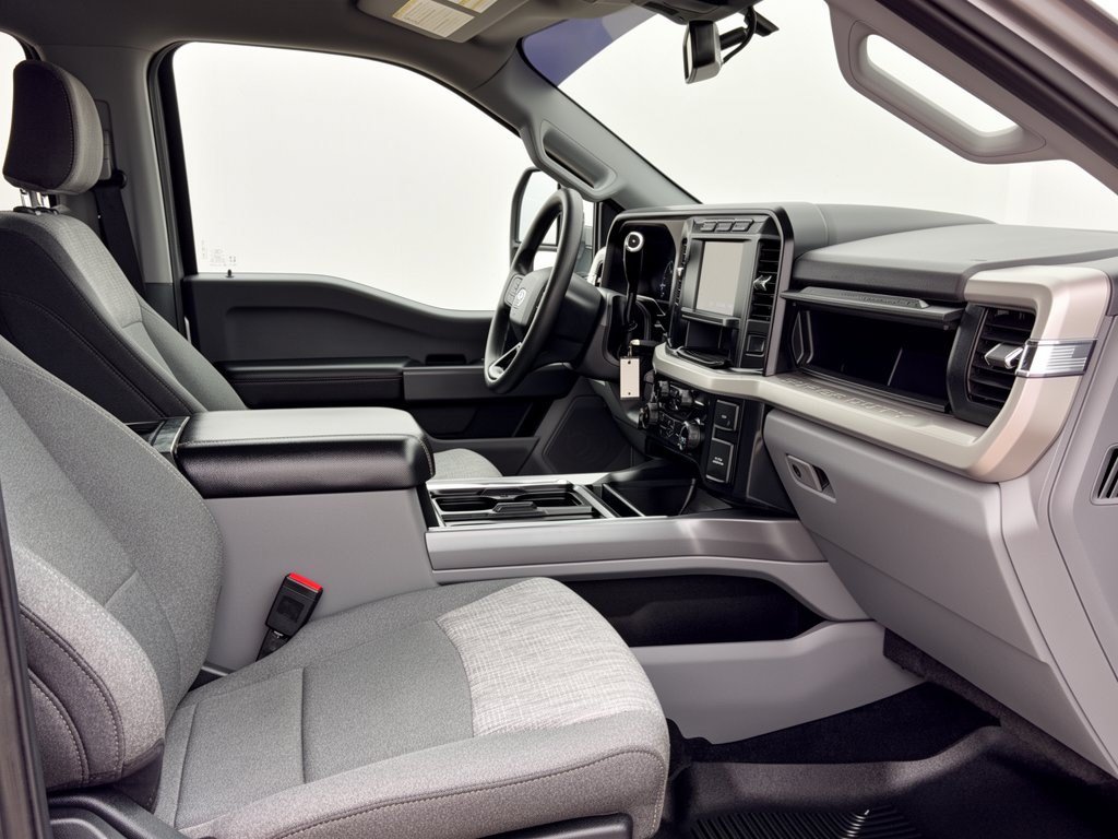 Used 2023 Ford F450 XLT AWD/4WD image 30