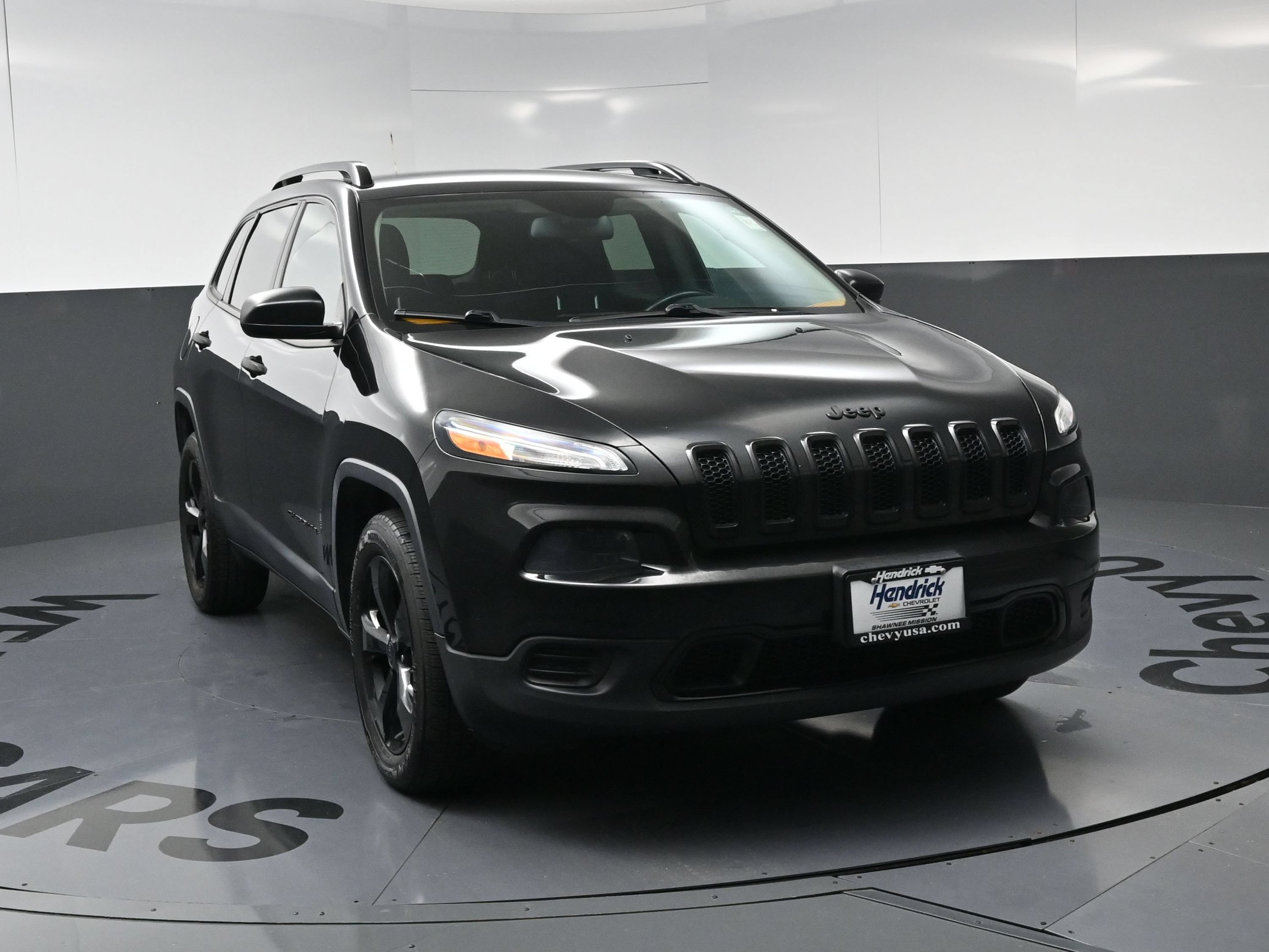 Used 2016 Jeep Cherokee Sport w/ Cold Weather Group AWD/4WD image 3