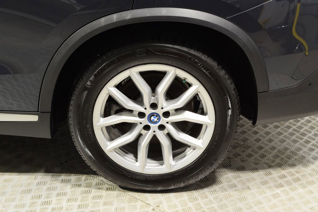 Used 2022 BMW X5 xDrive45e w/ Executive Package image 38