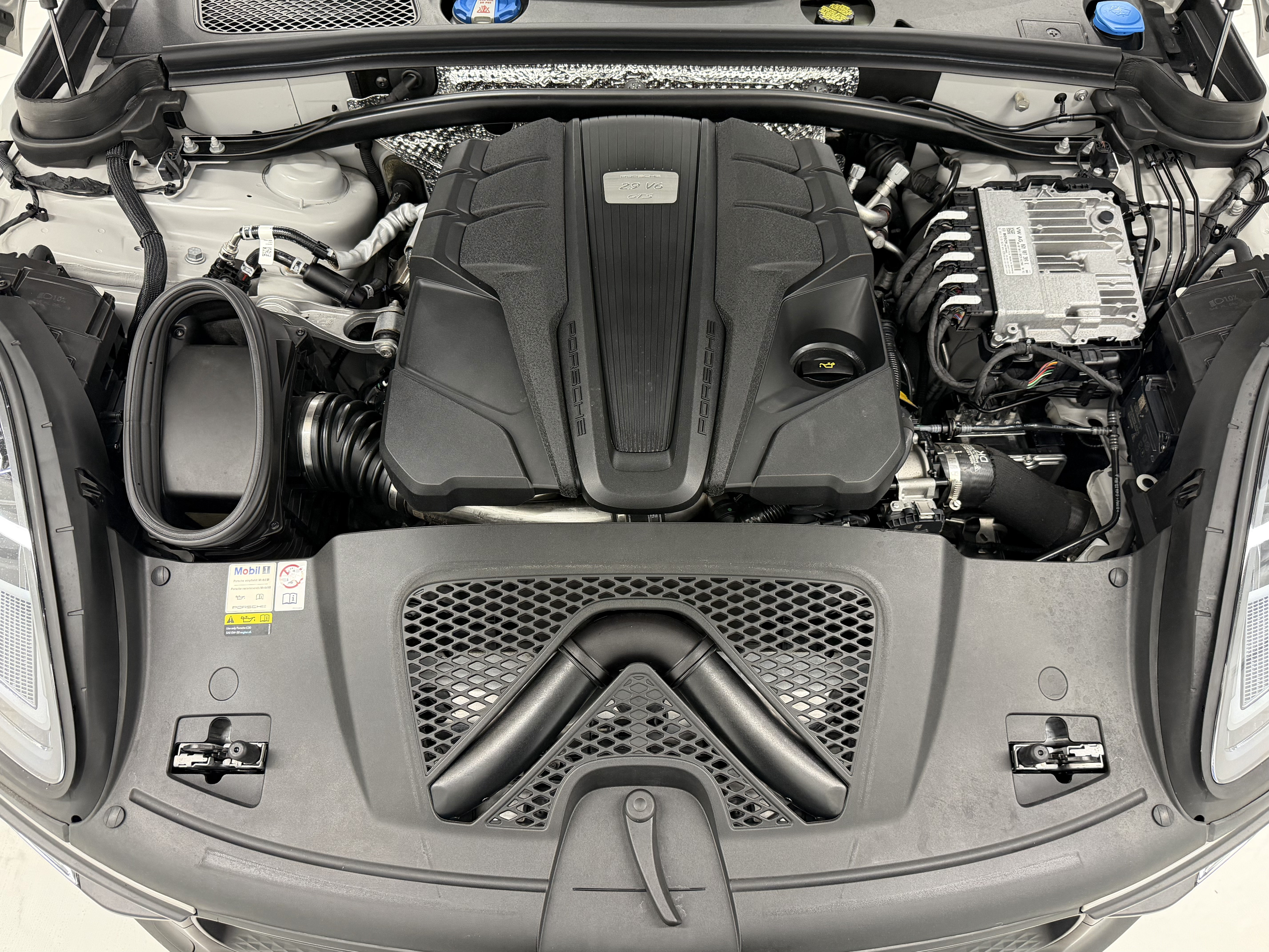 Certified 2023 Porsche Macan GTS AWD/4WD image 64