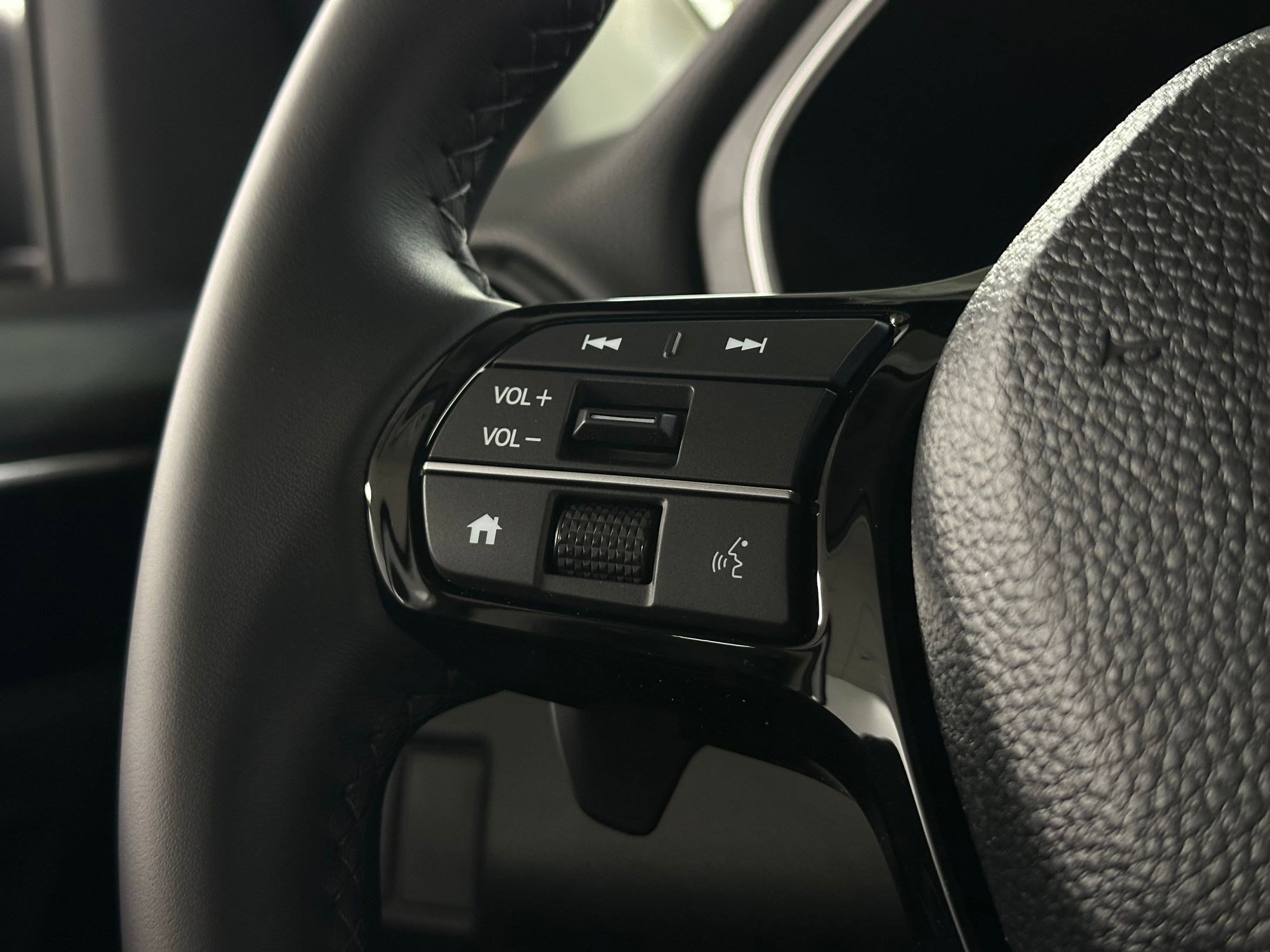 New 2025 Honda Pilot Touring image 17