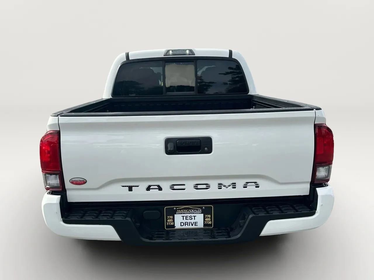 Used 2022 Toyota Tacoma SR w/ SR Convenience Package image 5