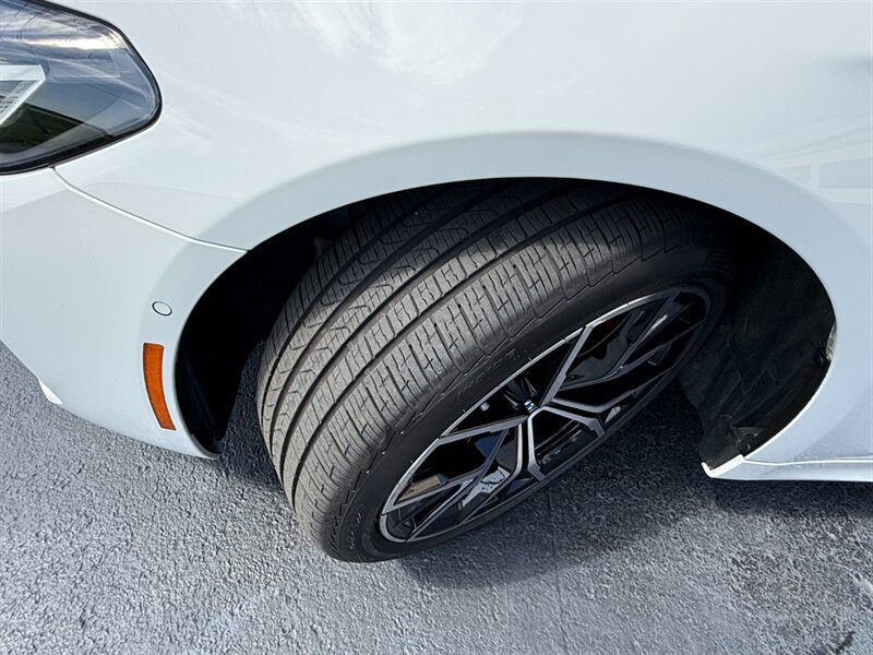 Used 2023 BMW M550i xDrive w/ Executive Package AWD/4WD image 27