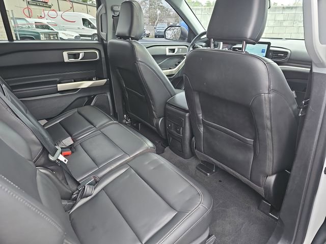 Used 2022 Ford Explorer XLT w/ Equipment Group 202A image 11