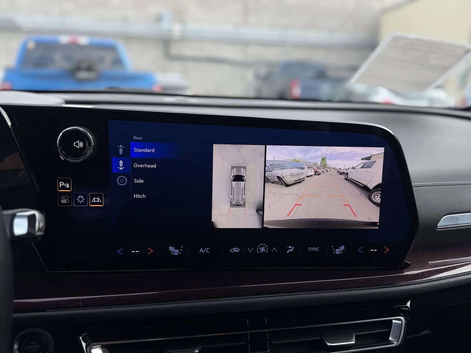 Used 2025 Chevrolet Traverse Z71 w/ Driver Confidence Package AWD/4WD image 35