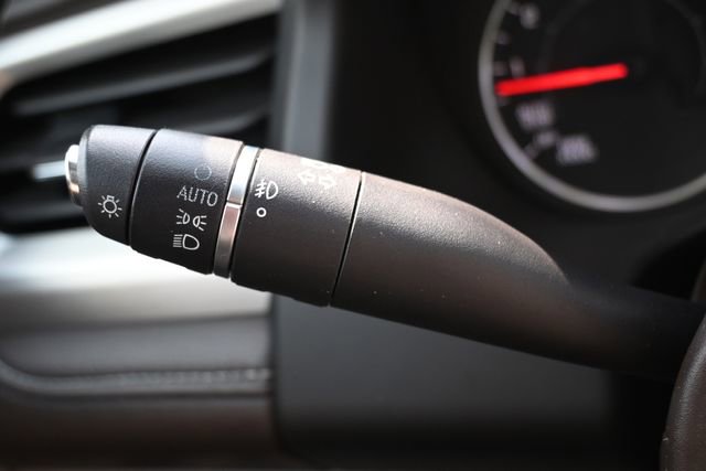 Used 2020 GMC Acadia SLT FWD image 40