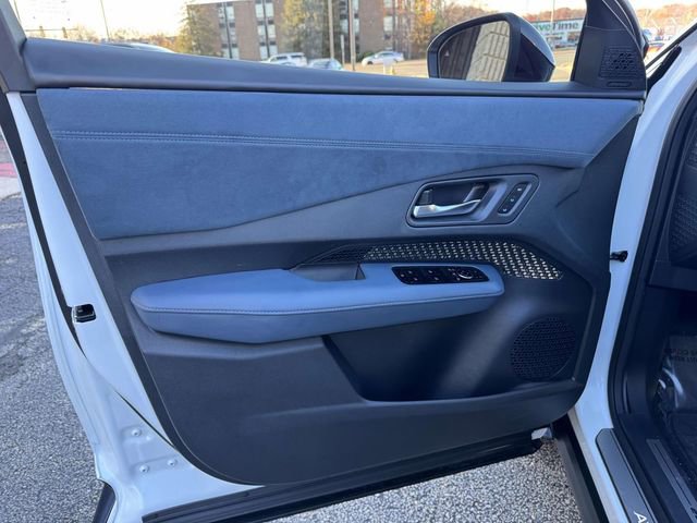 Used 2023 Nissan Ariya image 10