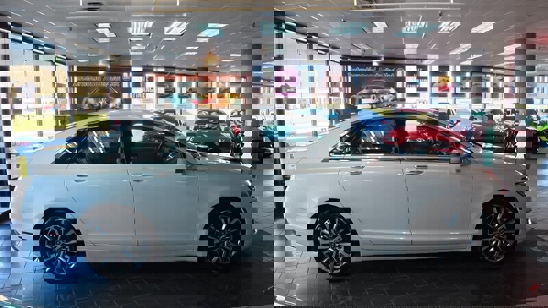 Used 2020 Lincoln MKZ w/ Convenience Package image 5