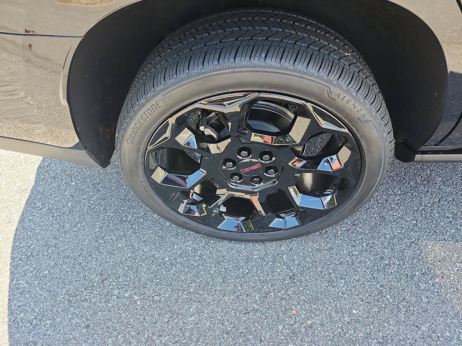 Certified 2025 GMC Yukon Denali Ultimate AWD/4WD image 35