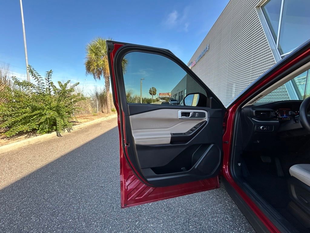 Used 2020 Ford Explorer XLT image 55