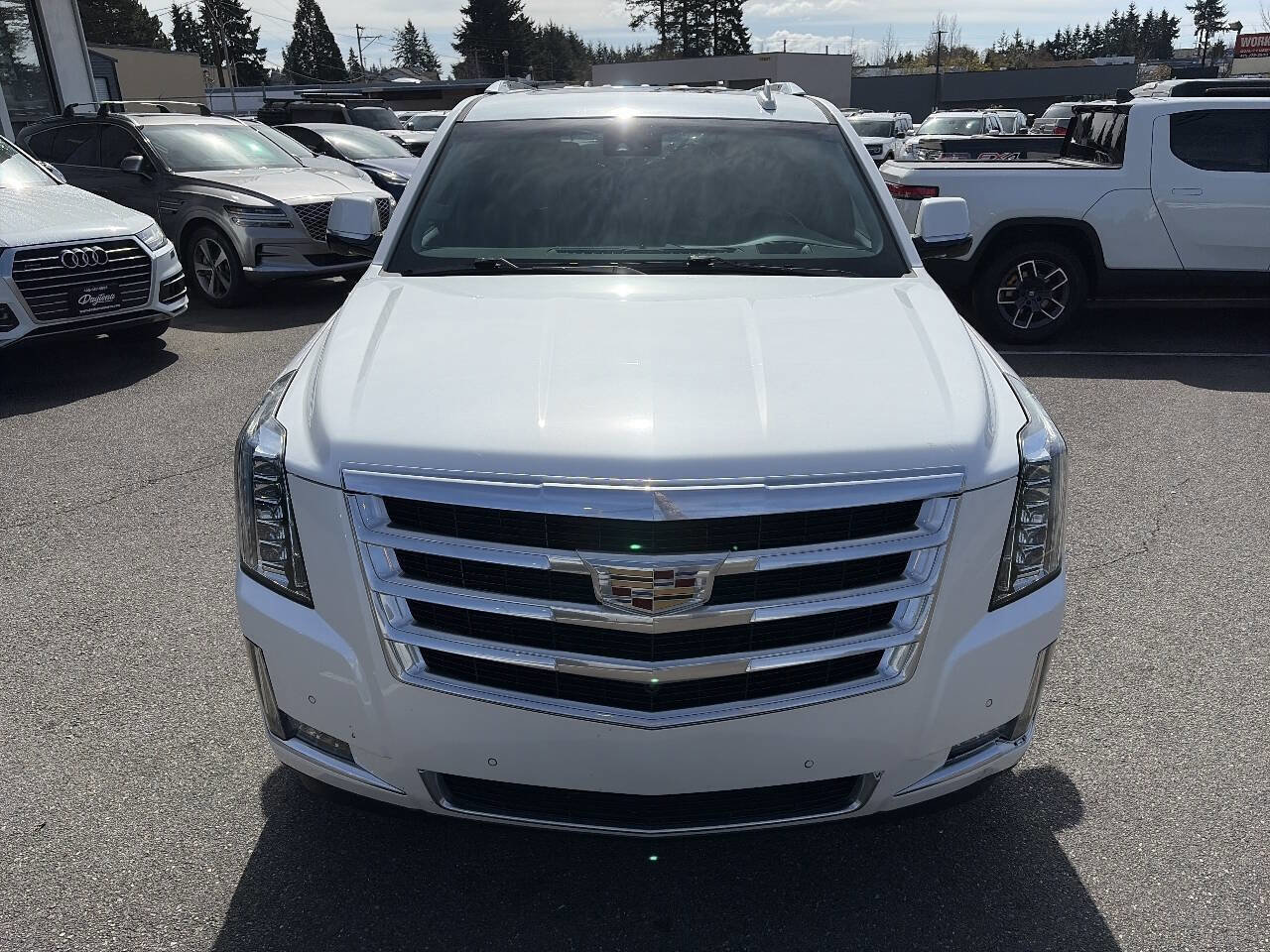 Used 2018 Cadillac Escalade Luxury AWD/4WD image 14