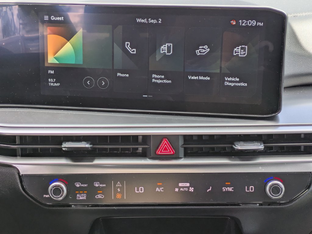 Certified 2026 Kia Sorento S w/ S Panoramic Sunroof Package FWD image 15