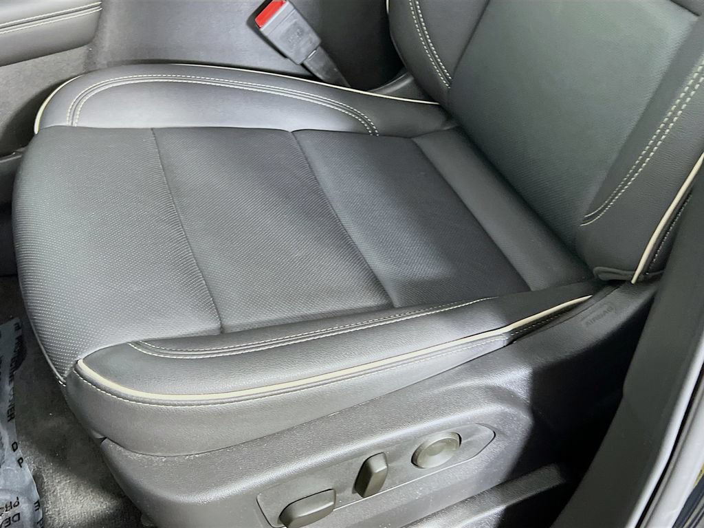 Certified 2025 GMC Yukon XL Elevation AWD/4WD image 19