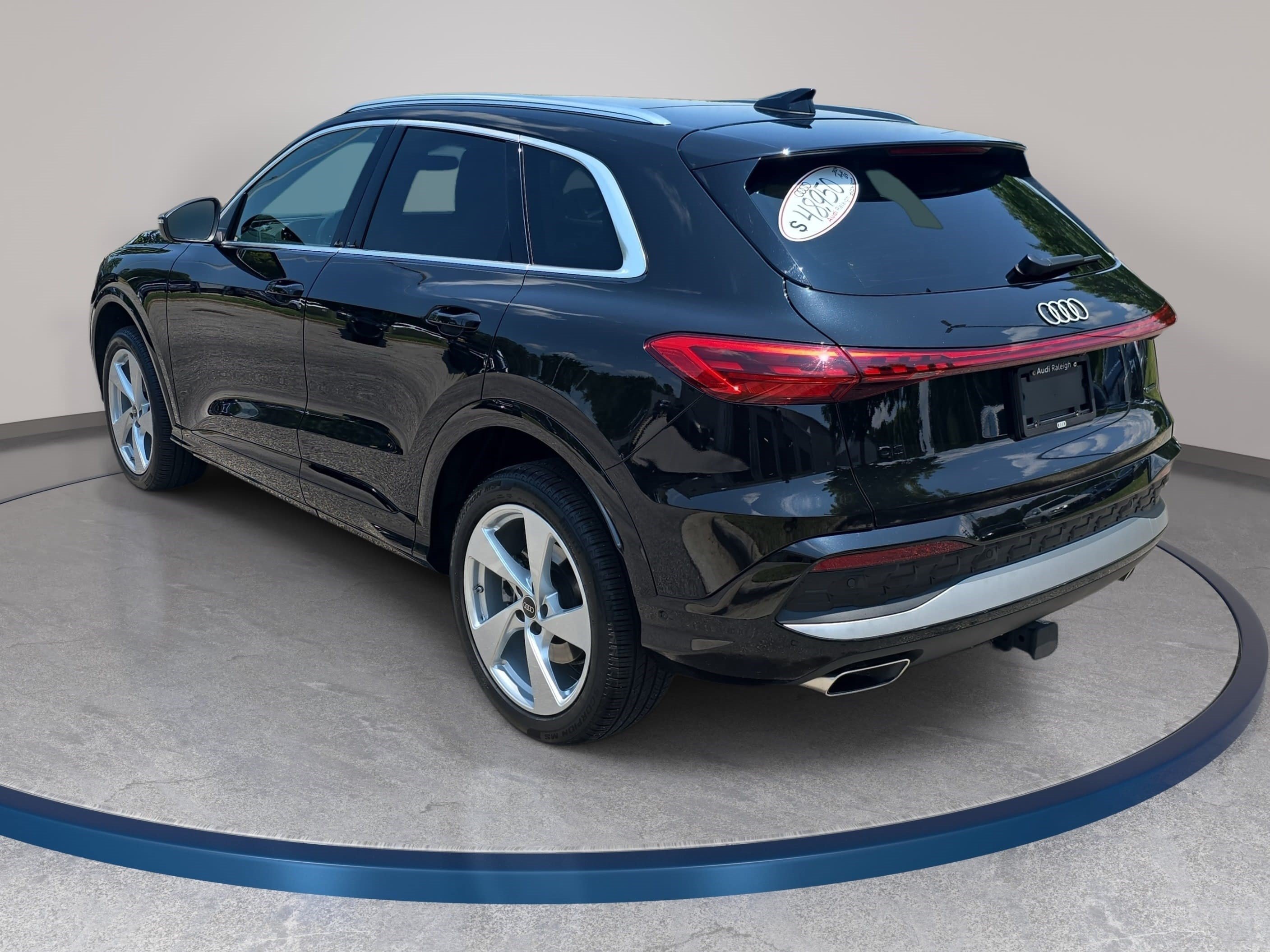 Certified 2025 Audi Q5 Premium Plus w/ Premium Plus AWD/4WD image 8