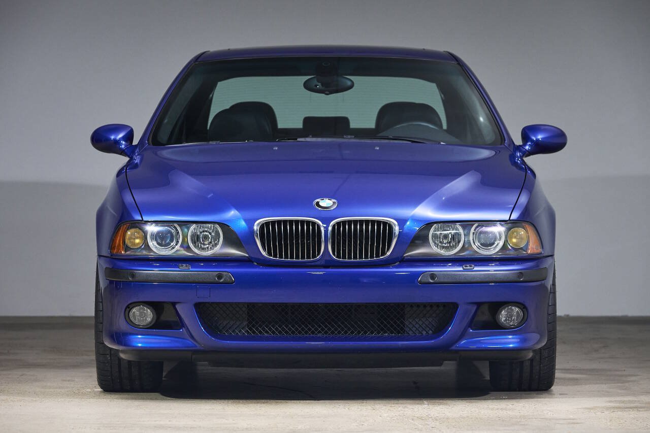 Used 2002 BMW M5 RWD image 2