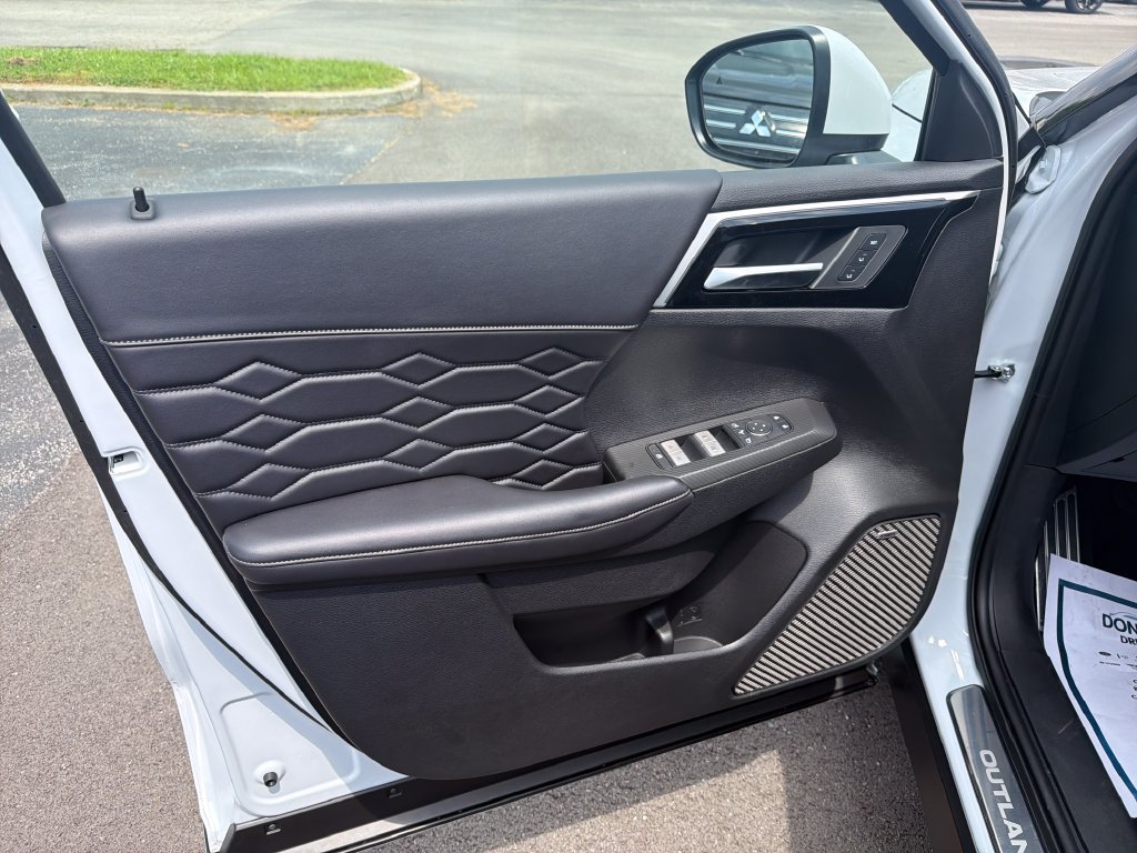 New 2026 Mitsubishi Outlander SEL AWD/4WD image 13