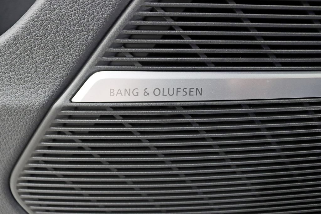 Used 2025 Audi Q8 Prestige AWD/4WD image 35
