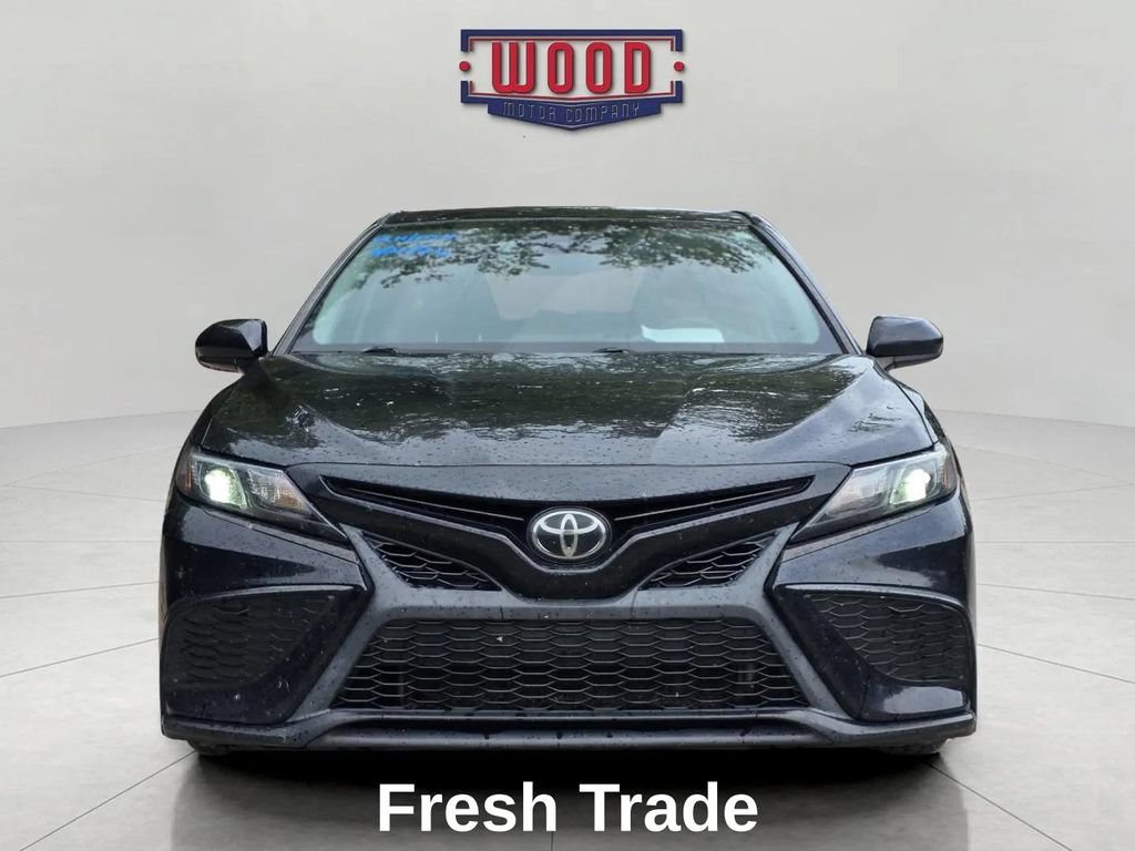 Used 2021 Toyota Camry SE FWD image 2