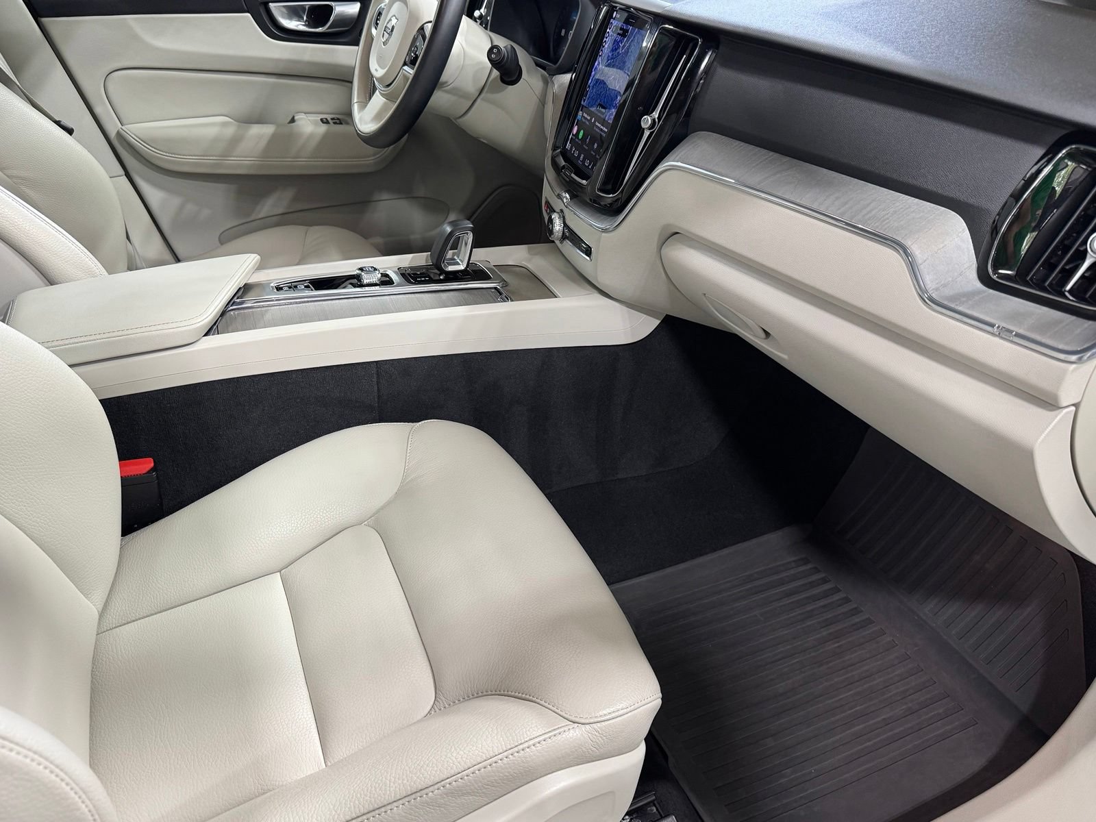 Used 2023 Volvo XC60 B5 Plus w/ Climate Package AWD/4WD image 51