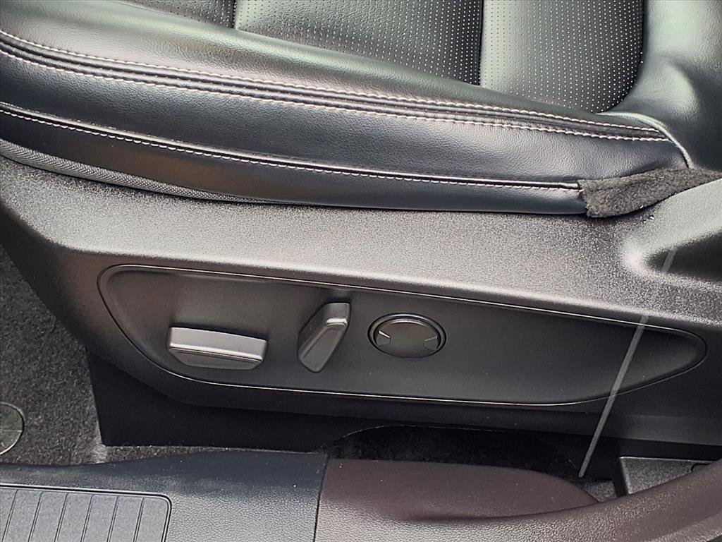 Used 2023 Ford Escape Platinum image 4