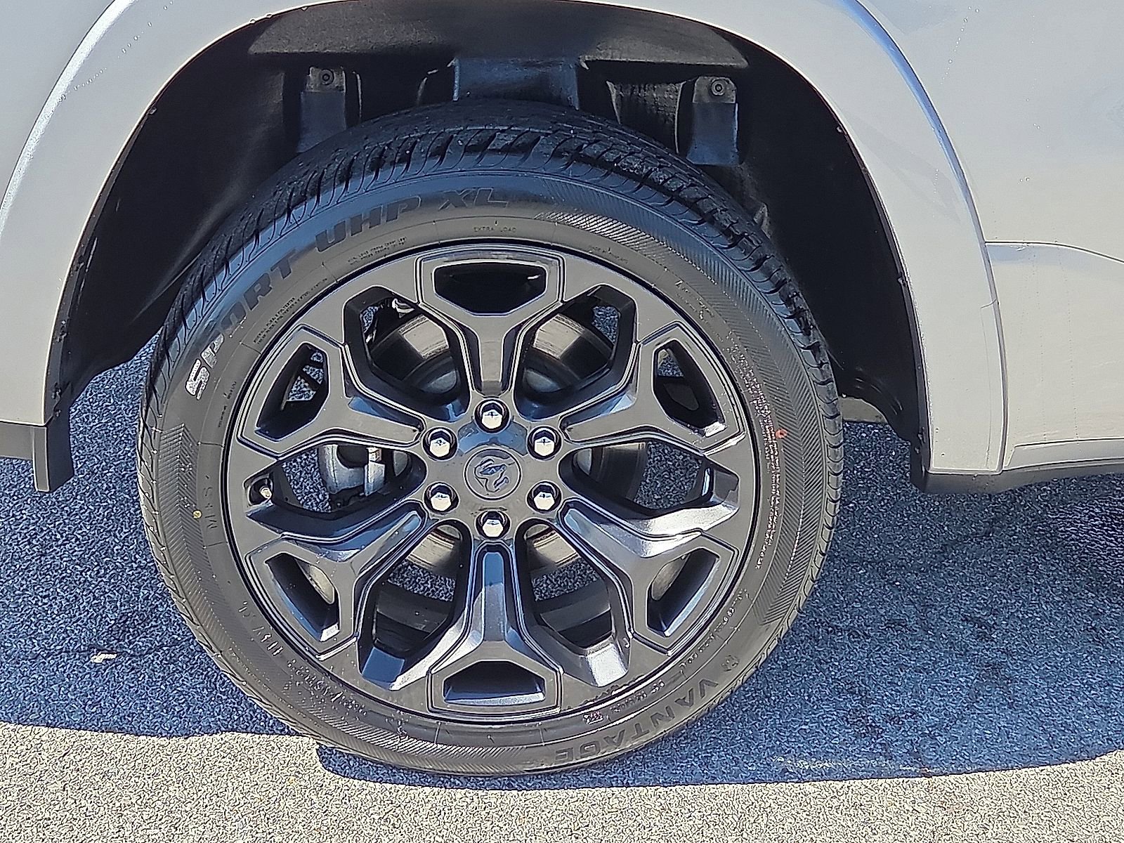 Used 2022 RAM 1500 Limited w/ (RED) Edition image 7