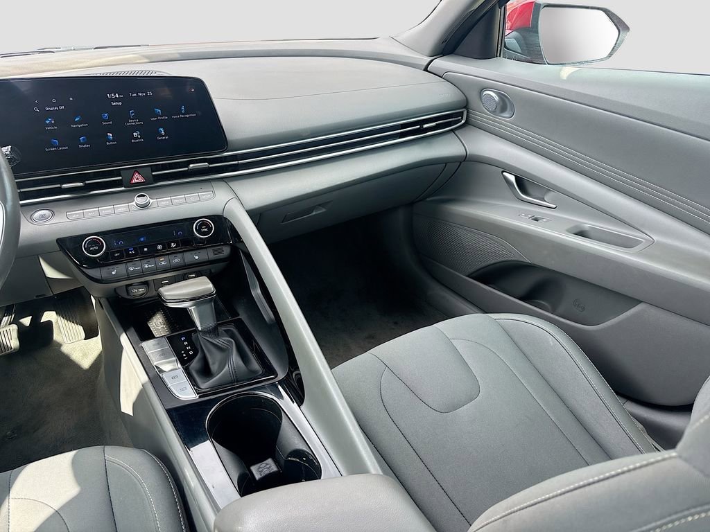 Used 2023 Hyundai Elantra SEL w/ Convenience Package image 23