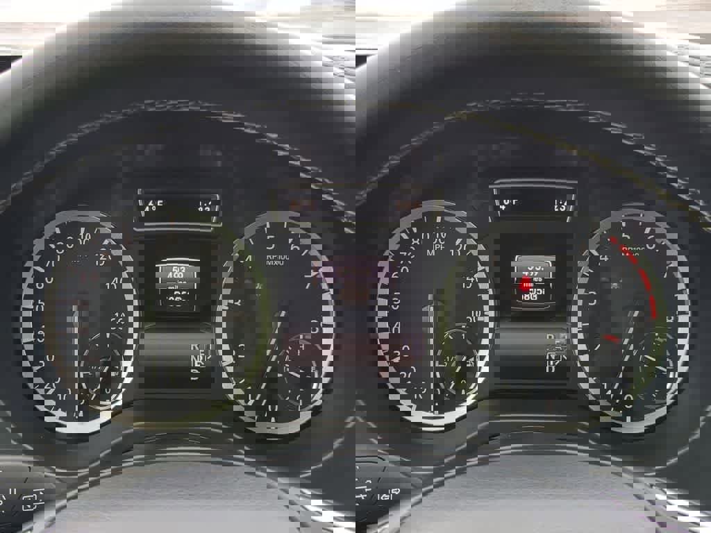 Used 2018 INFINITI QX30 ESSENTIAL image 30