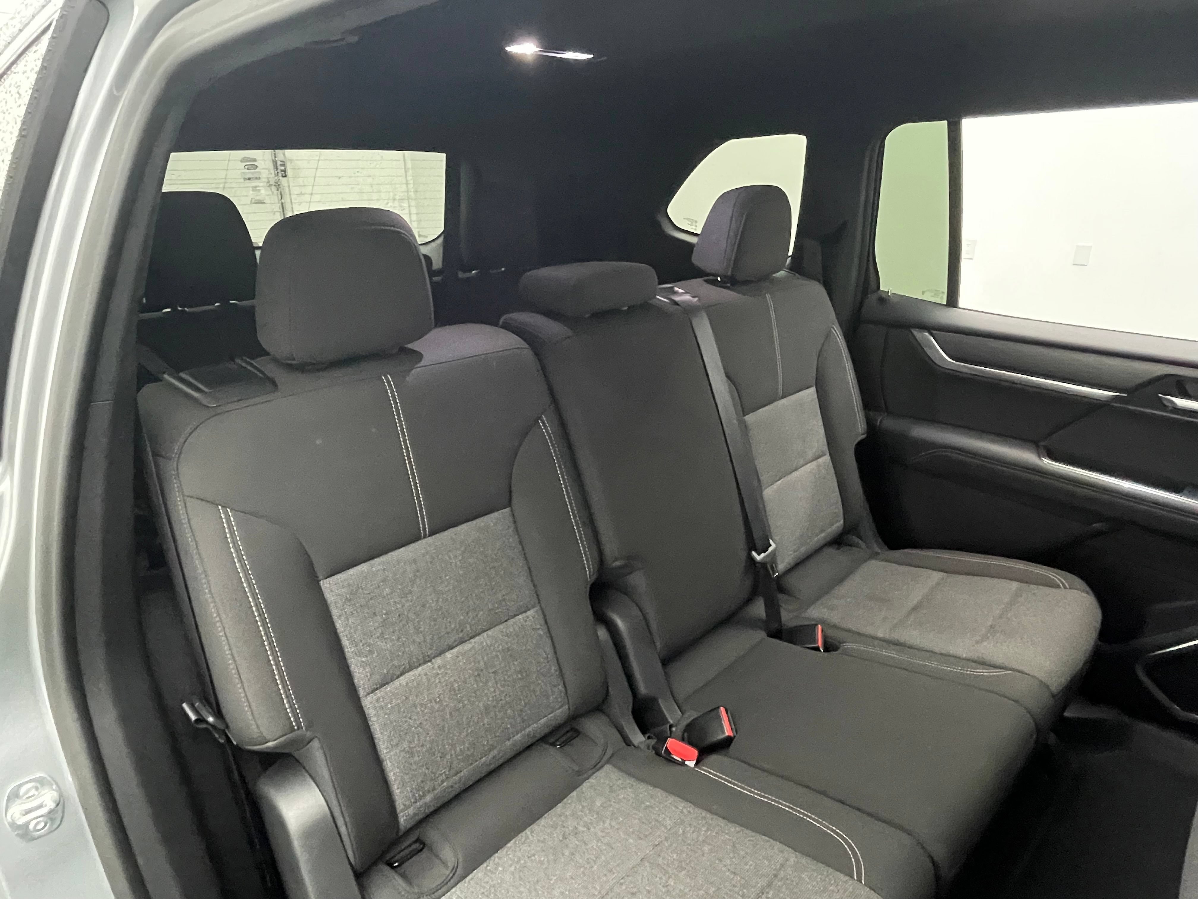 Used 2025 GMC Acadia Elevation FWD image 38