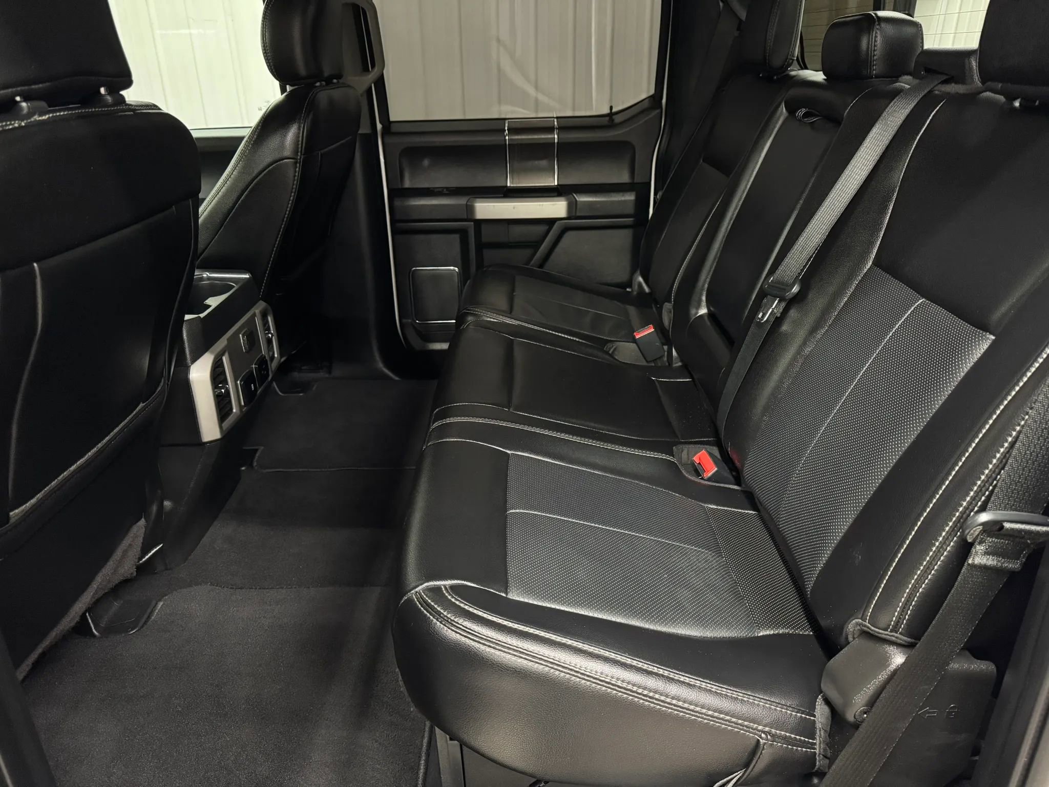 Used 2020 Ford F350 Lariat w/ Lariat Ultimate Package image 11