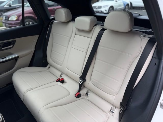Used 2025 Mercedes-Benz GLC 300 4MATIC image 26