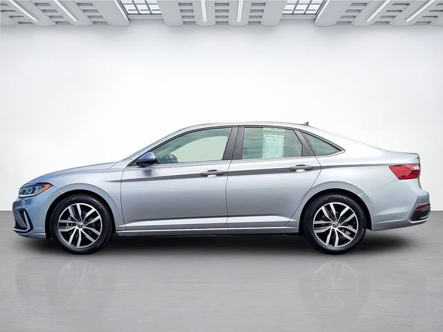 Used 2025 Volkswagen Jetta SE FWD image 7
