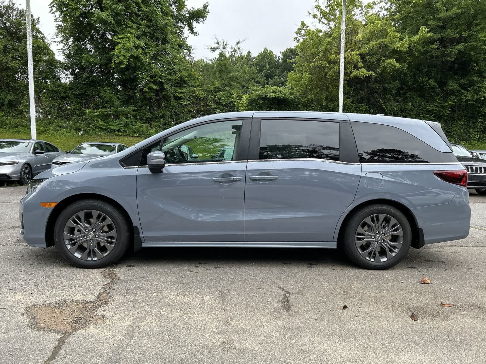 New 2026 Honda Odyssey Touring image 2
