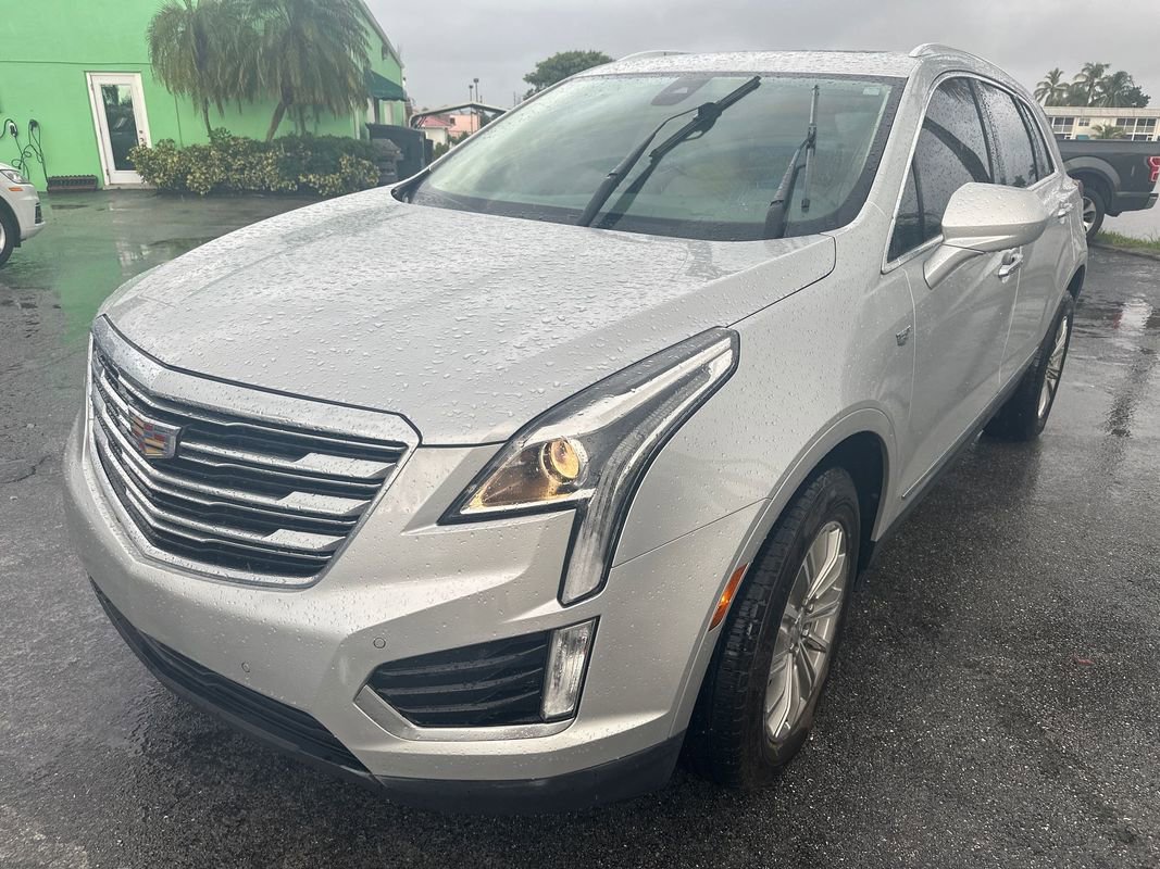 Used 2018 Cadillac XT5 Luxury w/ Driver Awareness Package image 1