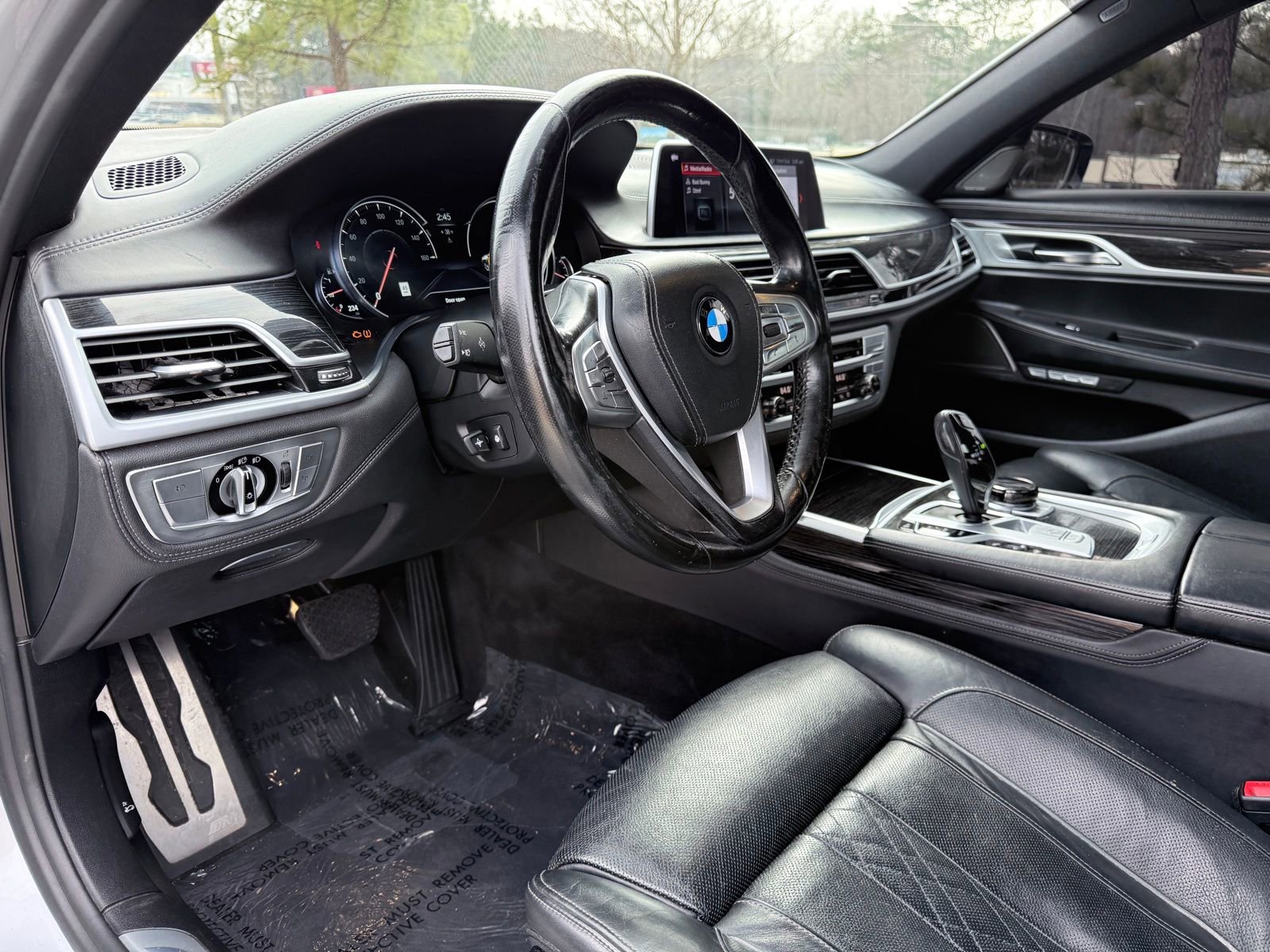 Used 2018 BMW 750i xDrive image 21