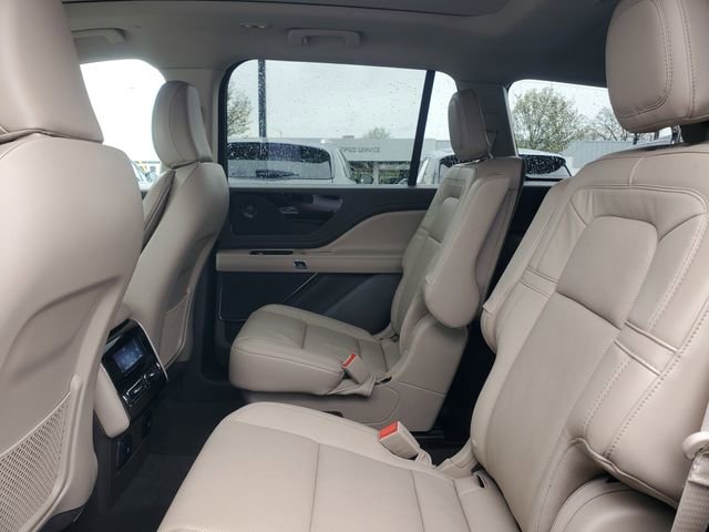Certified 2024 Lincoln Aviator Reserve AWD/4WD image 30