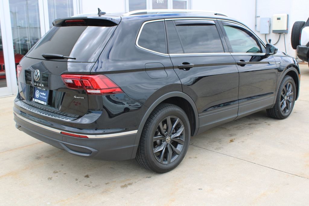 Certified 2024 Volkswagen Tiguan SE w/ Panoramic Sunroof Package AWD/4WD image 6