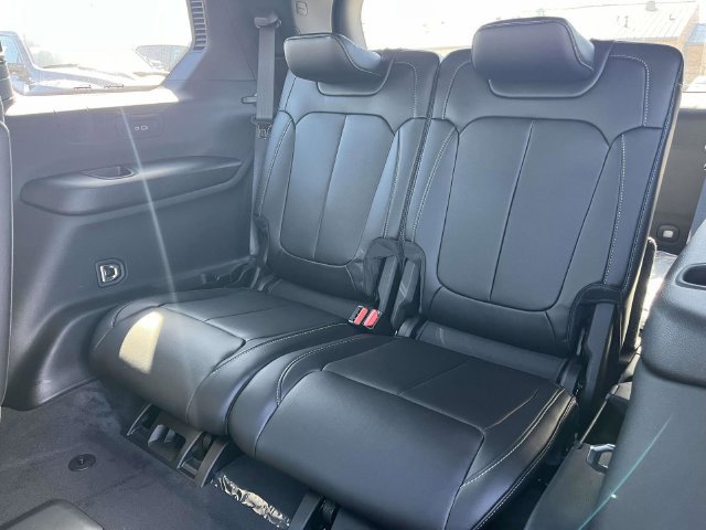 New 2027 Jeep Grand Cherokee L Limited AWD/4WD image 14