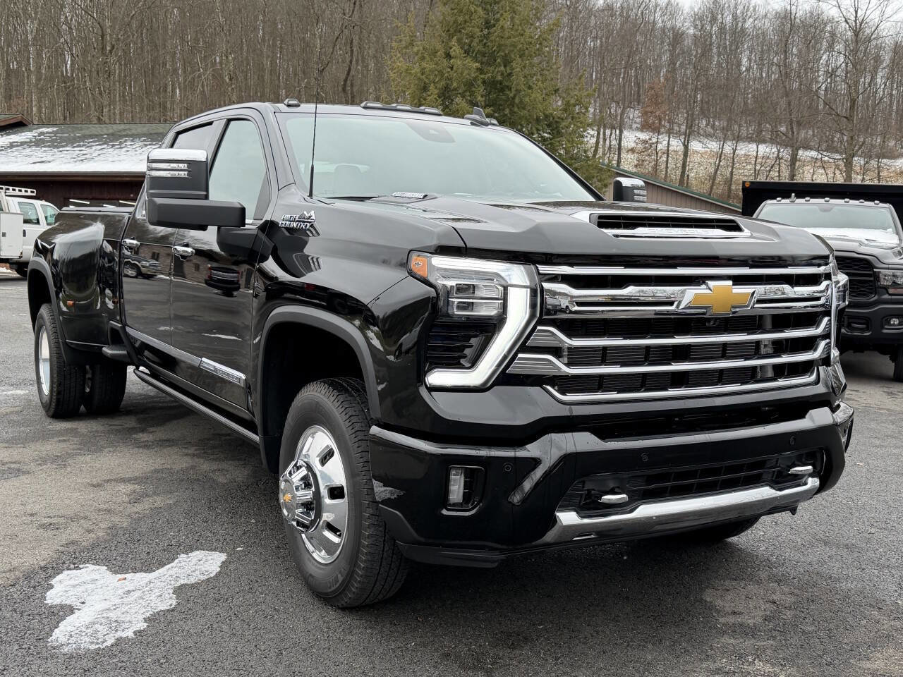 Used 2024 Chevrolet Silverado 3500 High Country w/ High Country Premium Package image 9