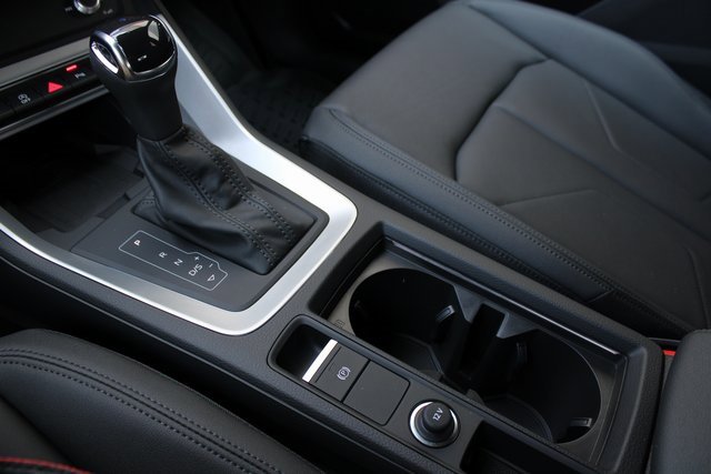 New 2025 Audi Q3 2.0T Premium image 8