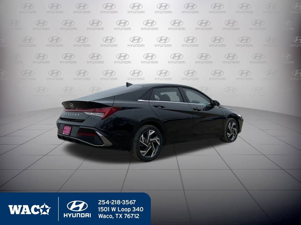 Used 2025 Hyundai Elantra Sport image 8