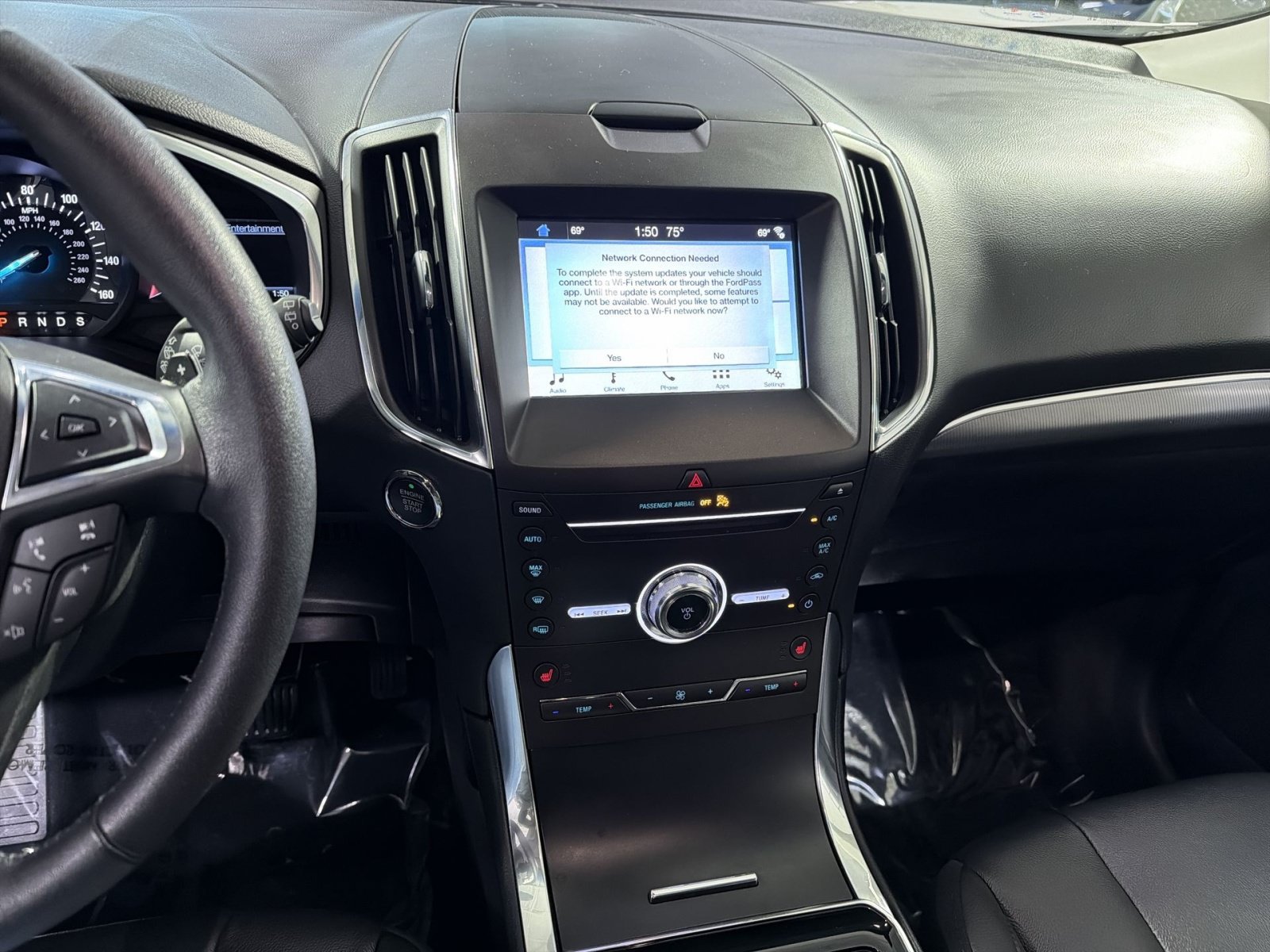 Used 2019 Ford Edge Titanium w/ Class II Trailer Tow Package AWD/4WD image 22