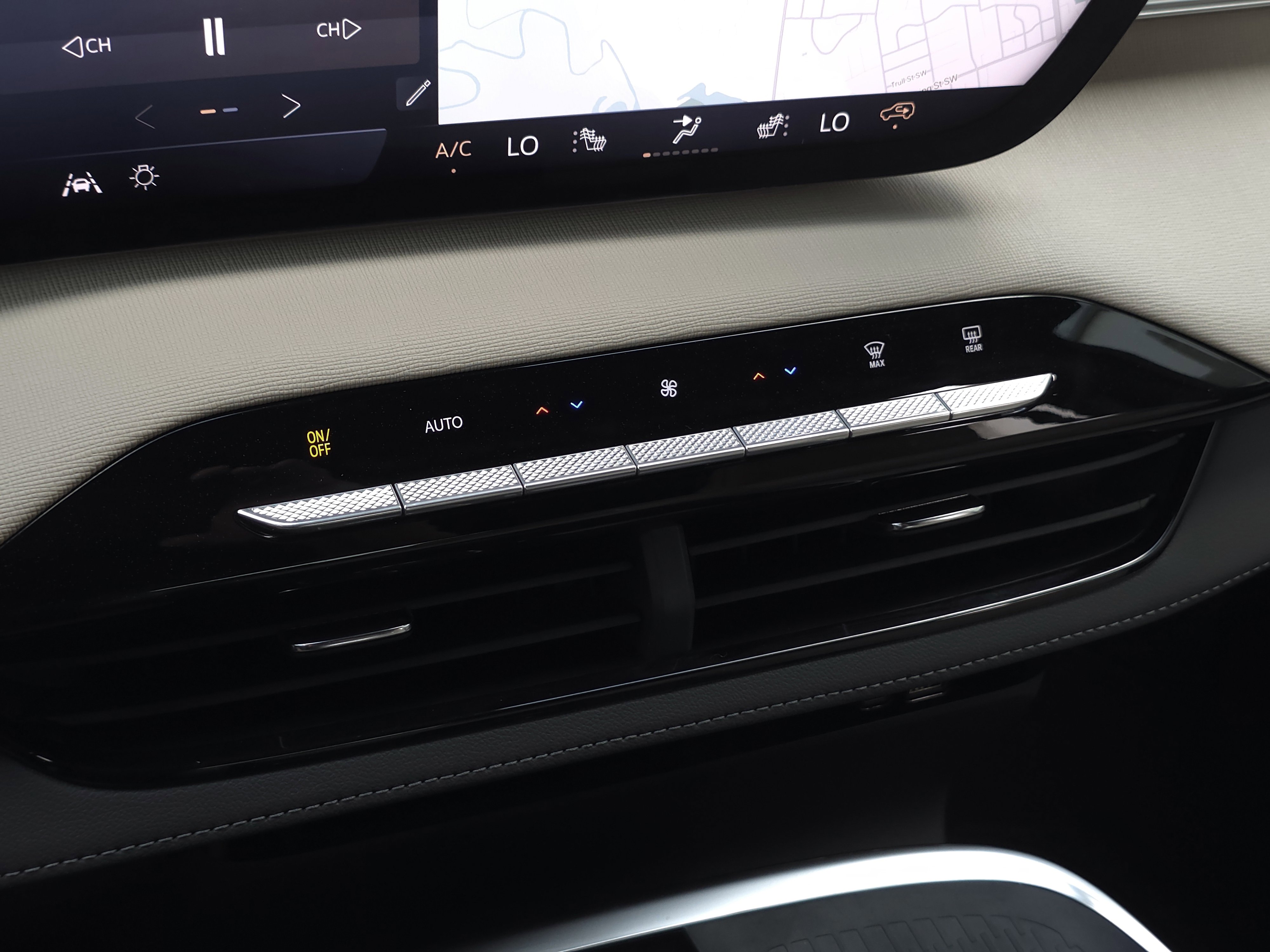 New 2026 Buick Enclave Preferred w/ Power Package FWD image 16