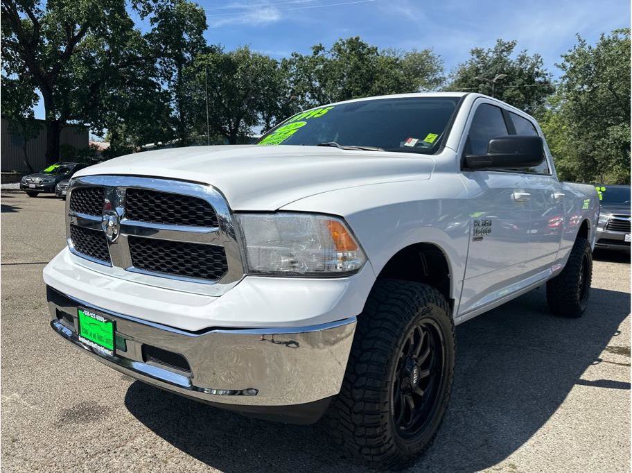 Used 2020 RAM 1500 Classic SLT AWD/4WD image 3