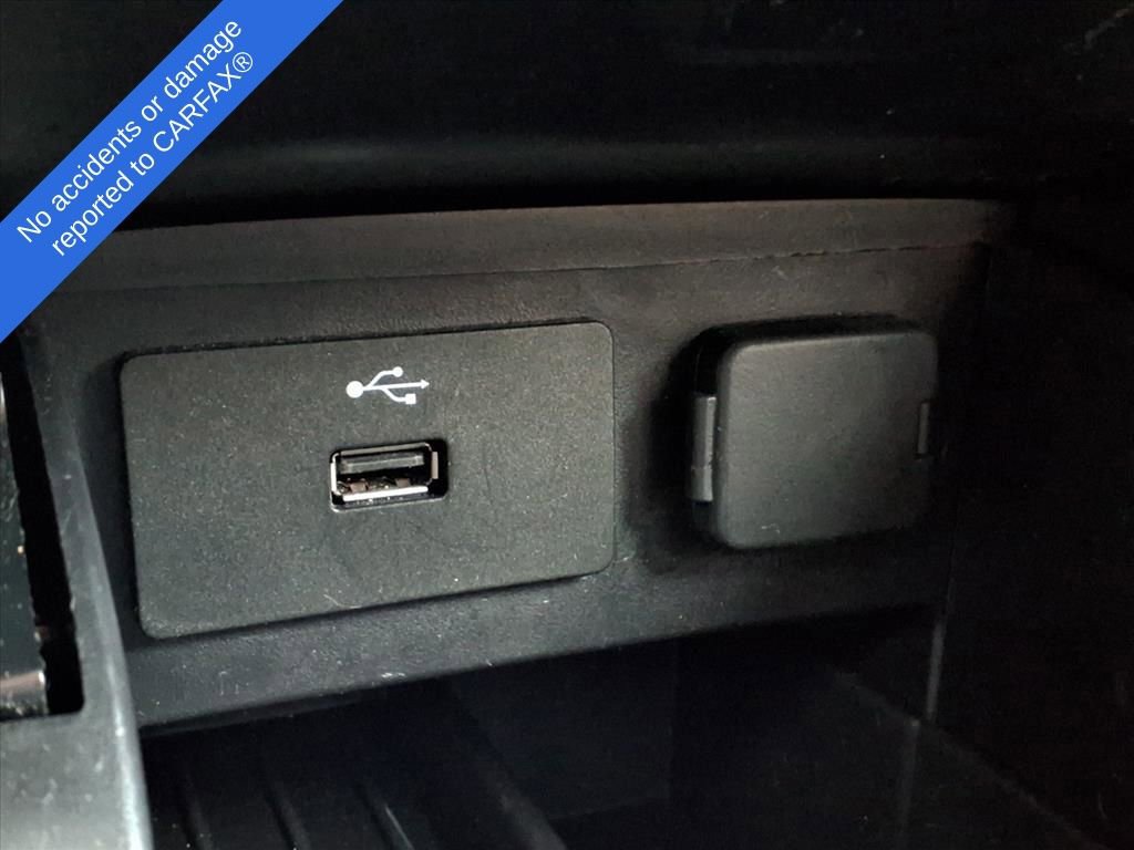 Used 2019 Ford Explorer XLT image 26